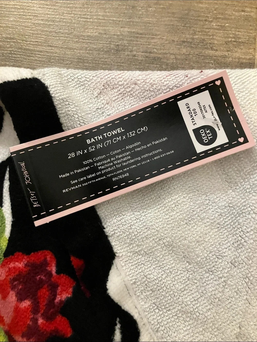 ❤️Betsey Johnson set of 2 bath towels black red roses skulls large towels NWT
